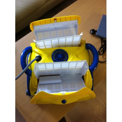 Bazénový vysavač AQUABOT Bravo Top