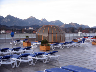 Soukromí a teplo poskytuje zastřešení vířivé vany SPA DOME ORLANDO® od Alukovu Soukromí a teplo poskytuje zastřešení vířivé vany SPA DOME ORLANDO® od Alukovu